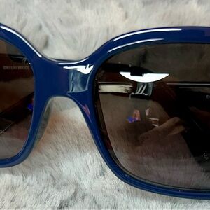 Emilio Pucci Navy Sunglasses EUC